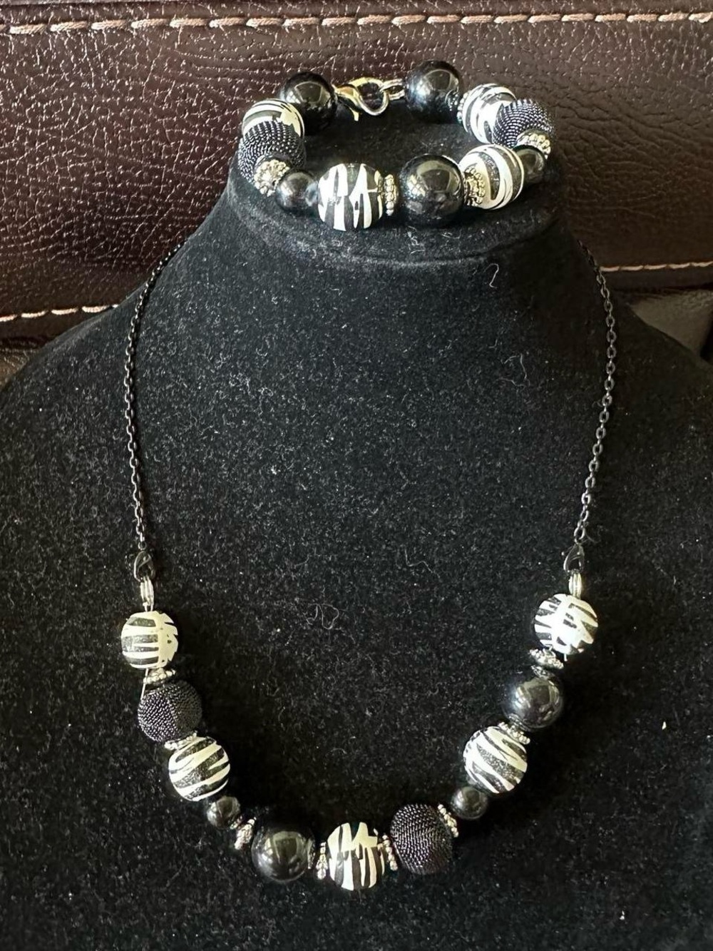 Vintage zebra bead necklace and bracelet set.